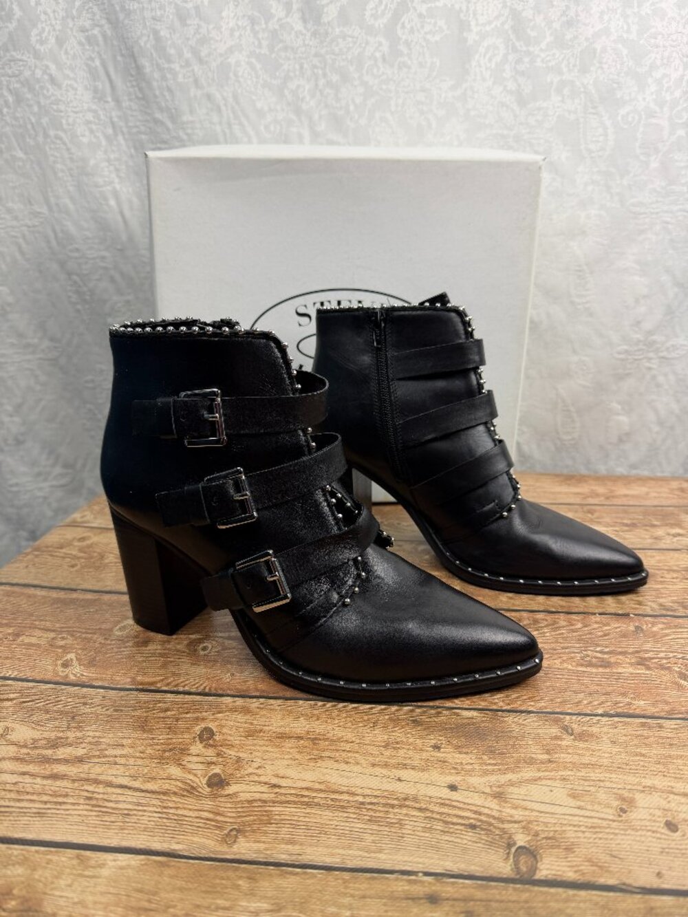 Steve Madden Black Leather Ankle Boots Buckle Strap Studded Block Heel Size 10